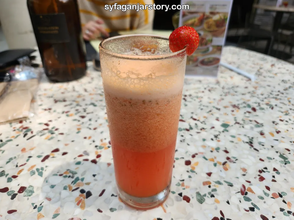strawberry juice Tilu Kitchen
