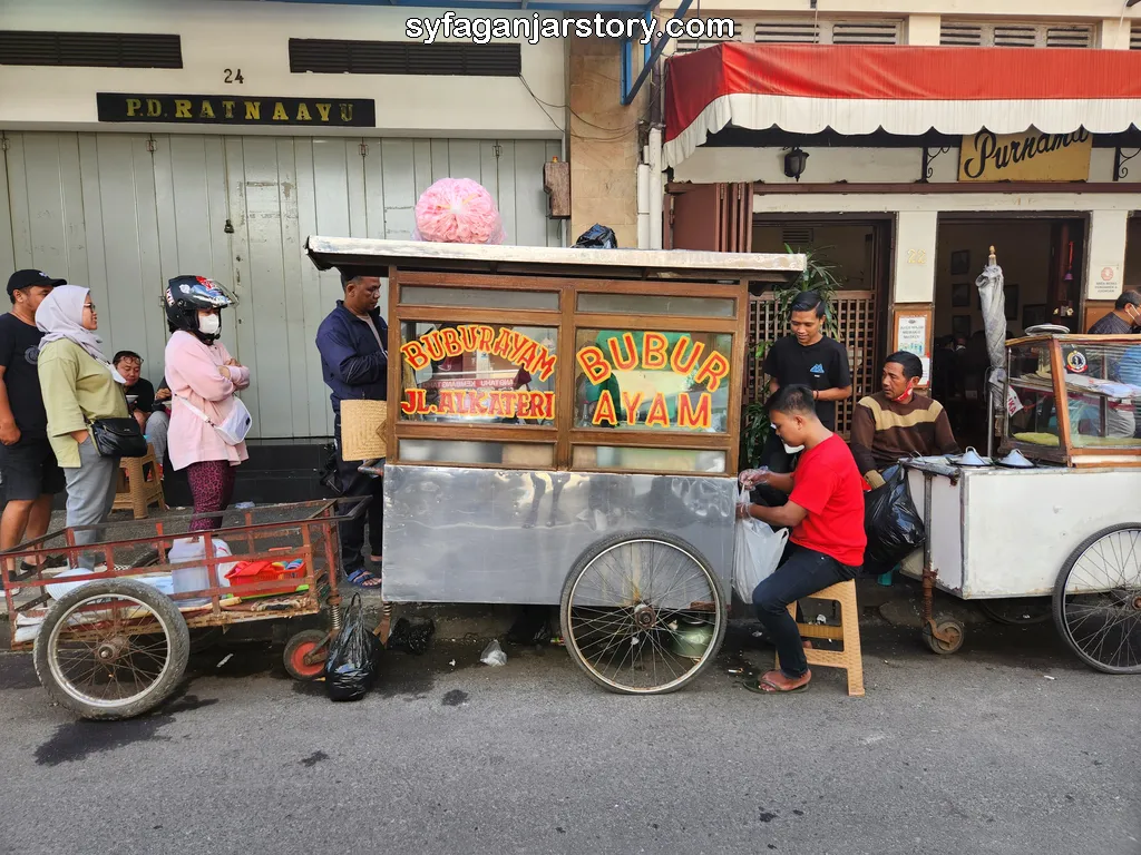 pedagang kaki lima di Kopi Purnama