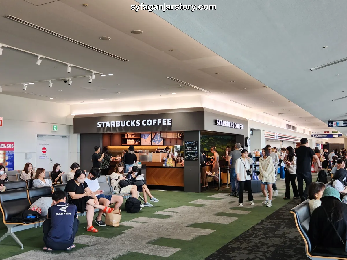 Starbucks di fukuoka airport