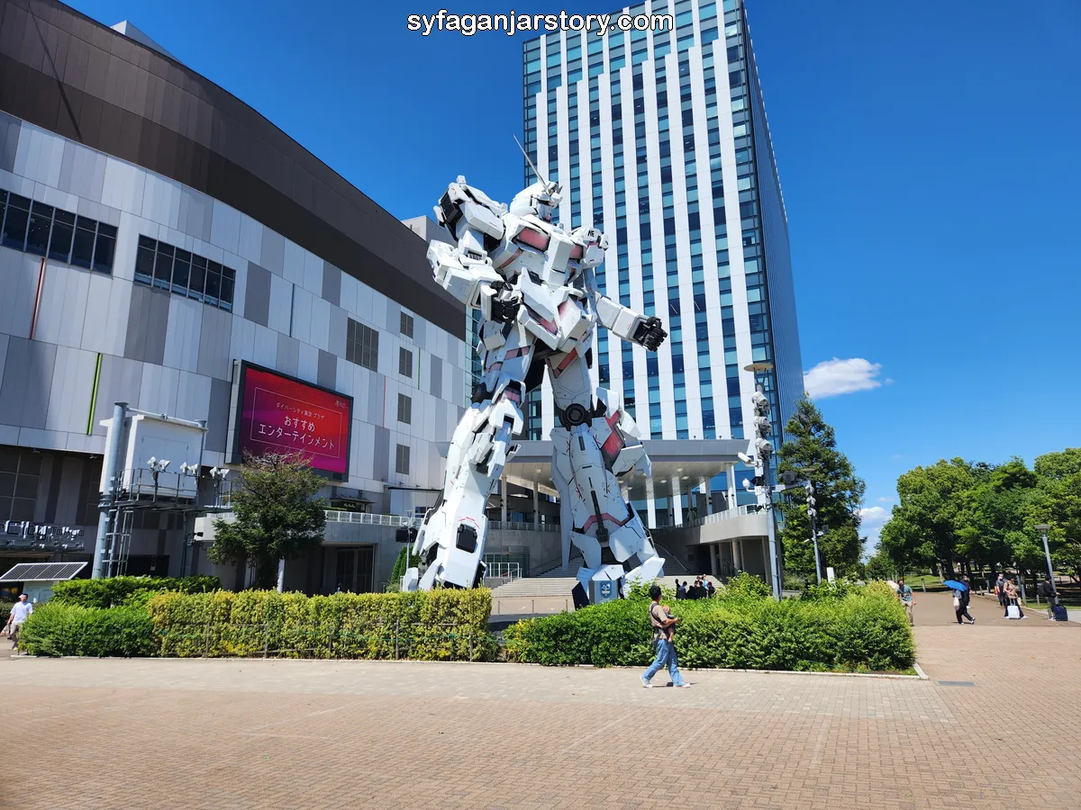 Gundam Statue in Odaiba